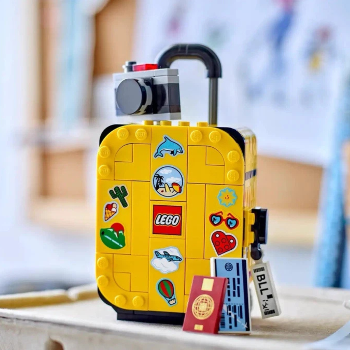 LEGO ICONS MALETA AMARILLA 40817